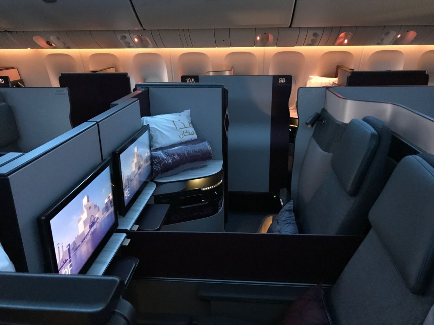 1400x1050 Doors In Business Class