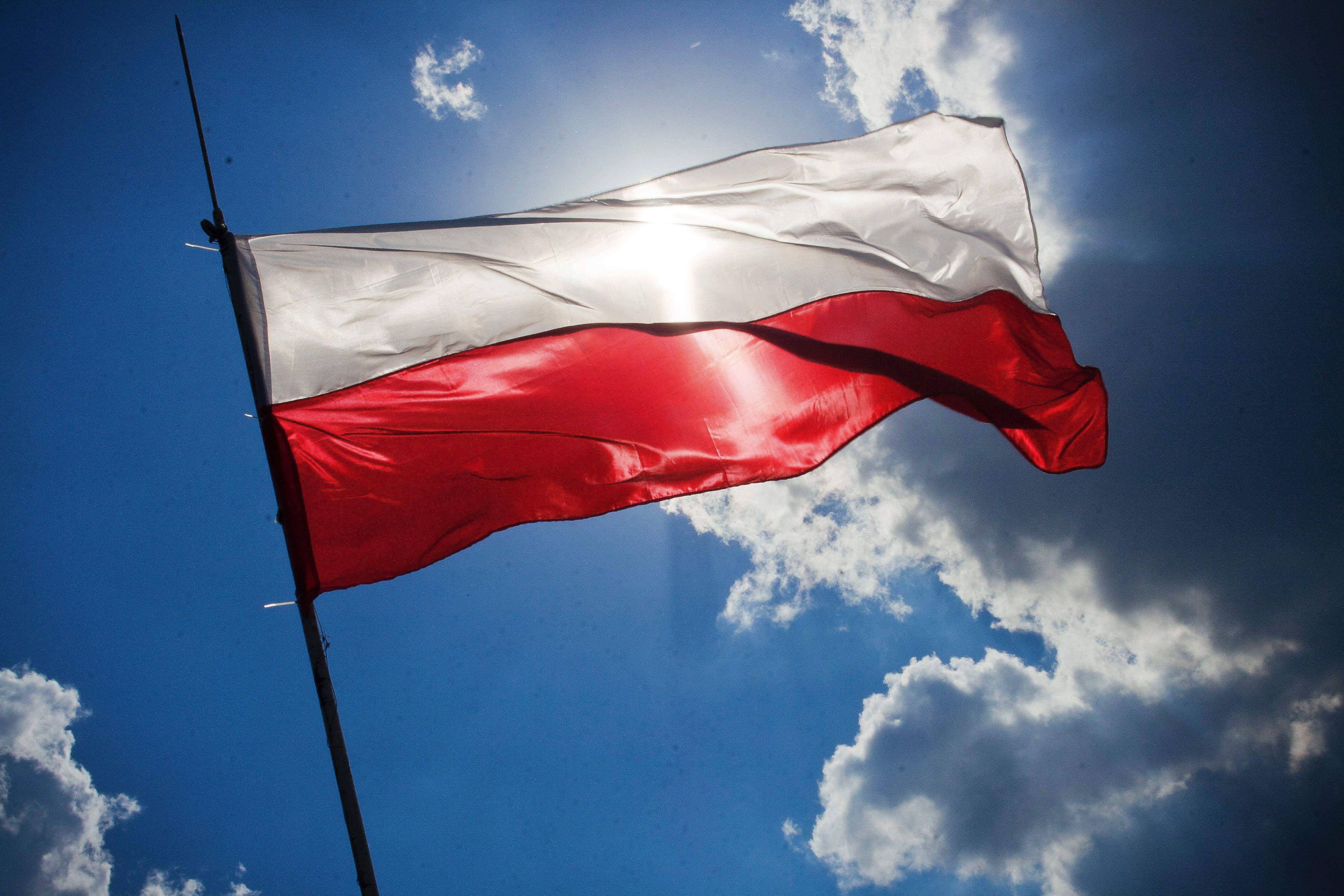 Poland Flag Wallpapers - Top Free Poland Flag Backgrounds - WallpaperAccess