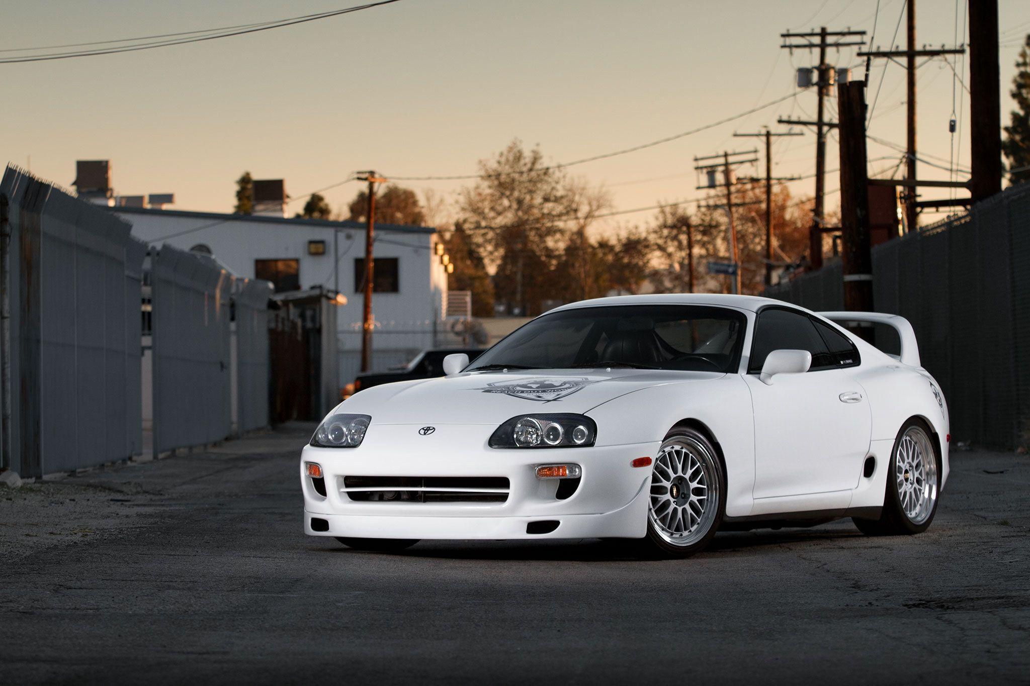 2048x1365 HD Supra Wallpaper