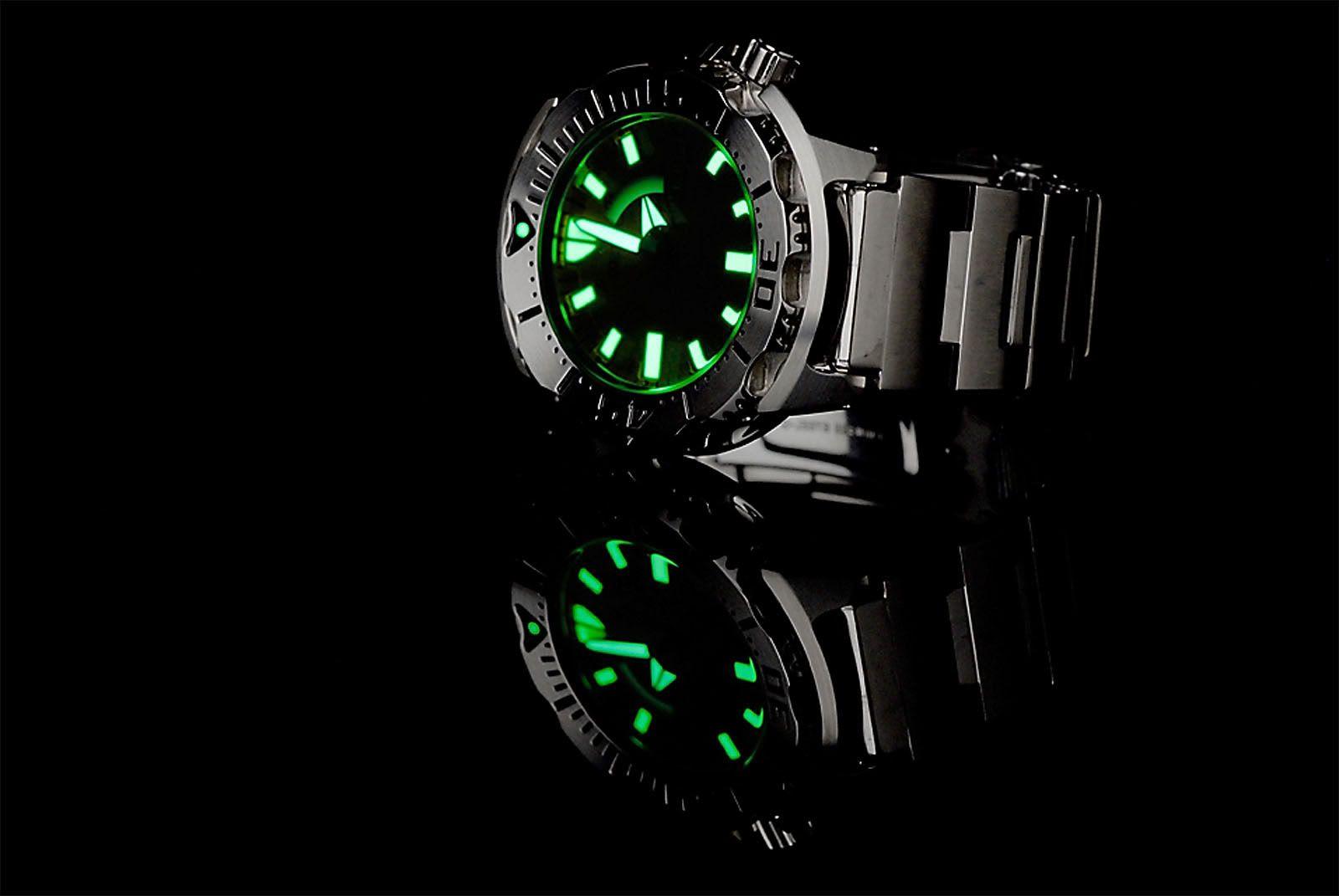 1600x1071 Monster Lume Shot