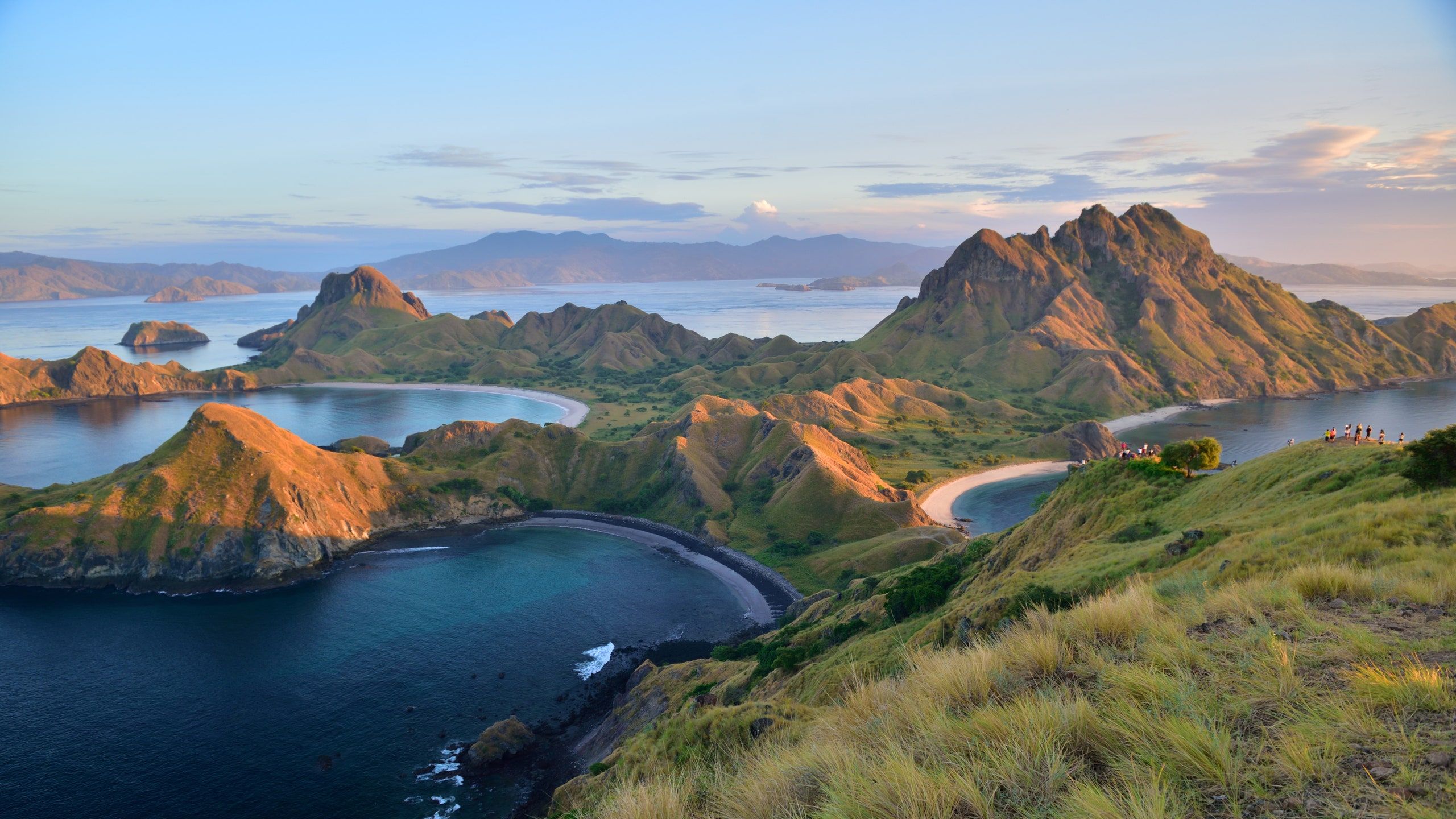 2560x1440 Komodo Island's New $000 Visitor Fee