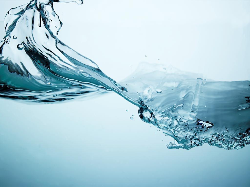 1024x768 Cool Water Background