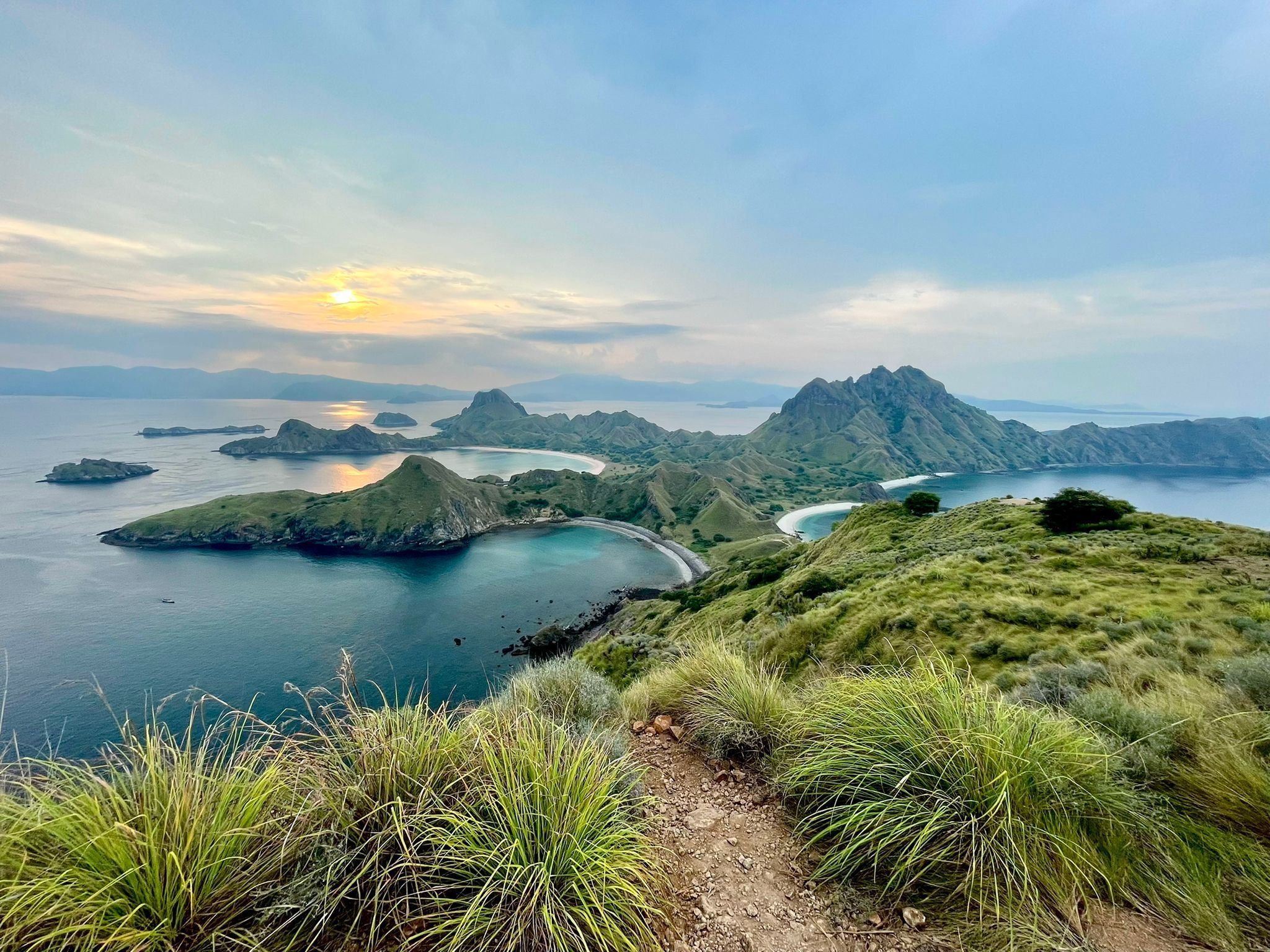 2048x1536 Komodo Boat Trip with Travel Wise