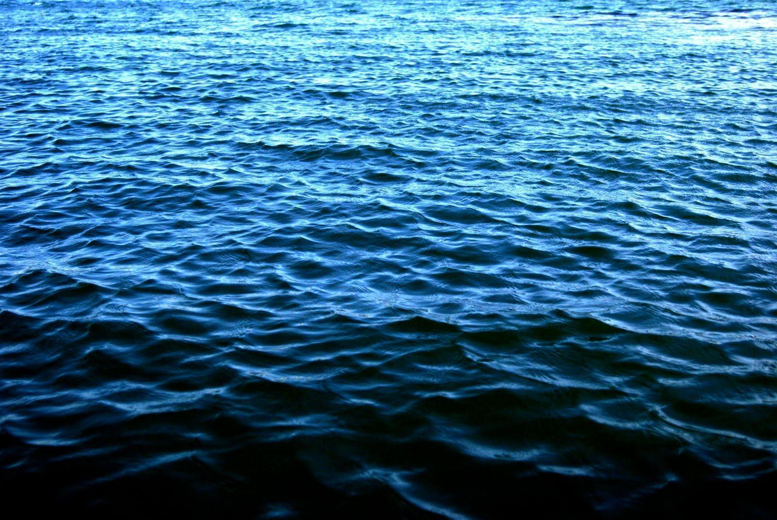 1600x1071 Cool Water Background