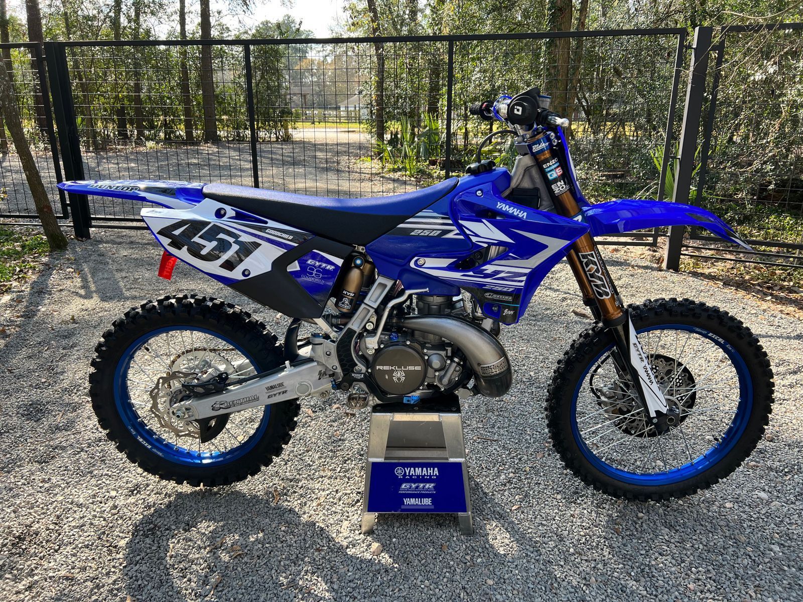 1600x1200 Yamaha YZ250
