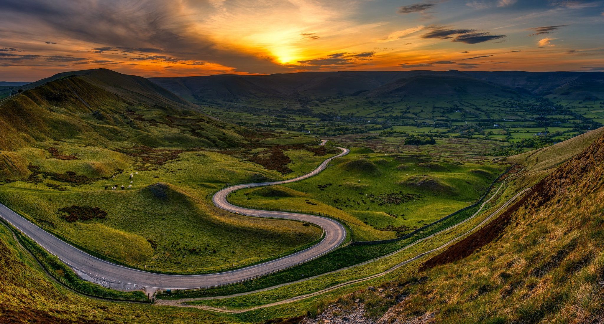 2048x1100 Wallpaper Peak District, Road, Panorama