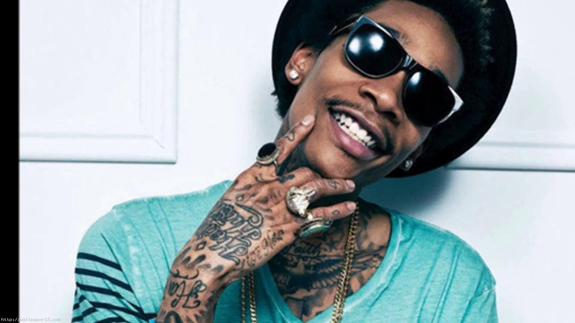 1920x1080 Wiz Khalifa Smoking Wallpaper