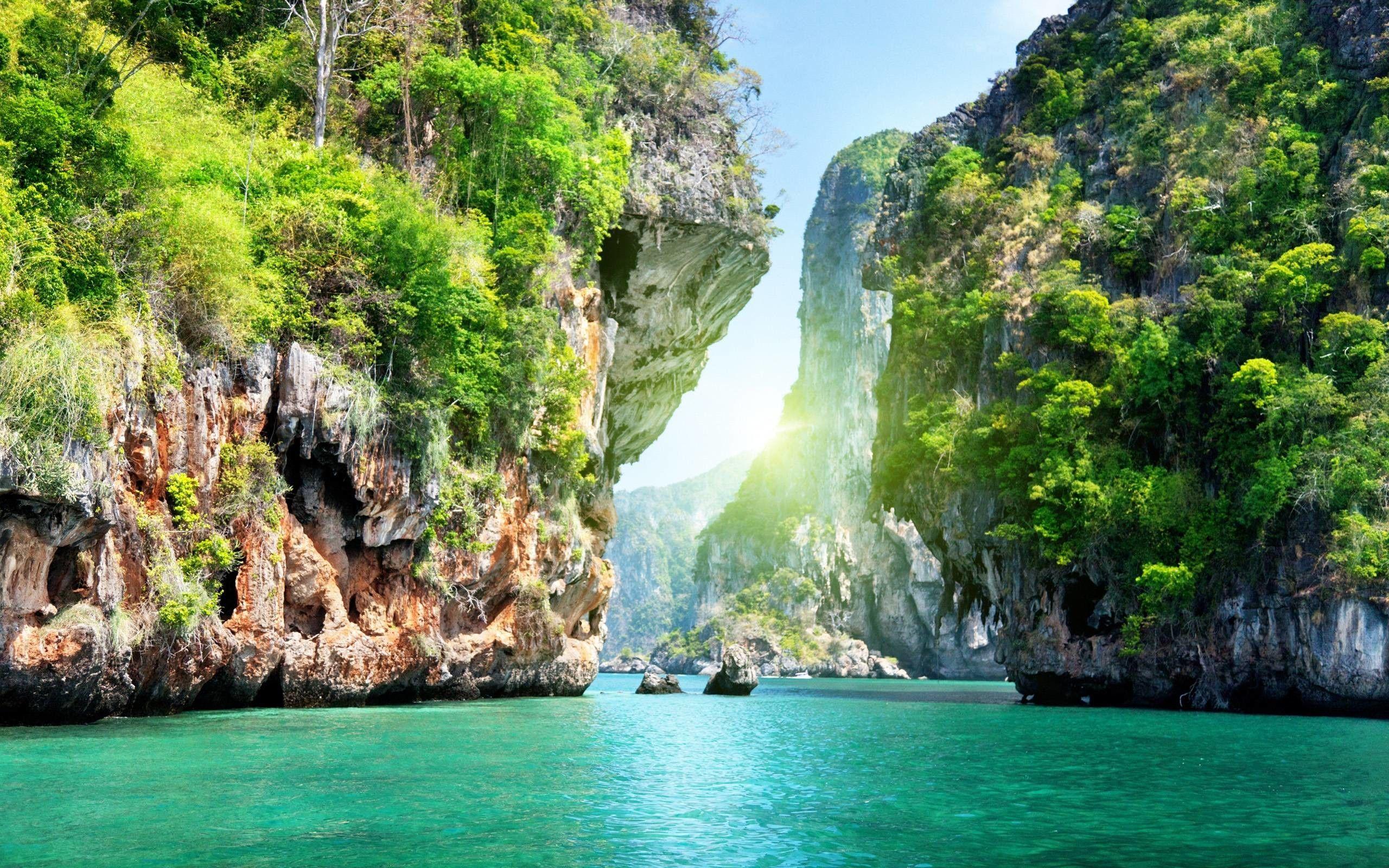 2560x1600 Water Scenery Wallpaper