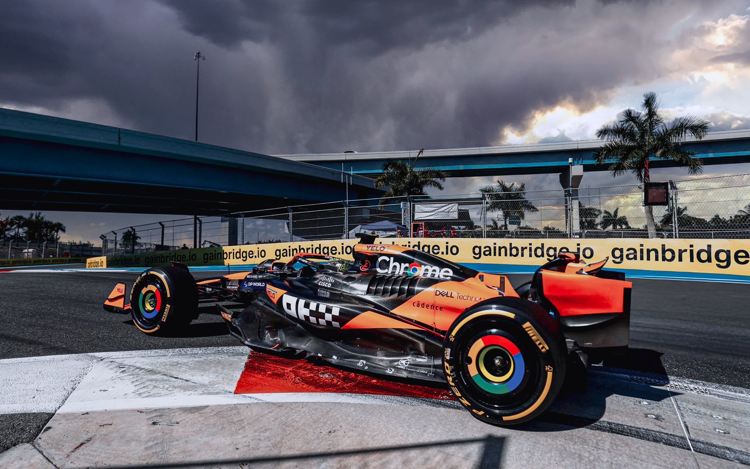 2560x1600 F1 HQ / X