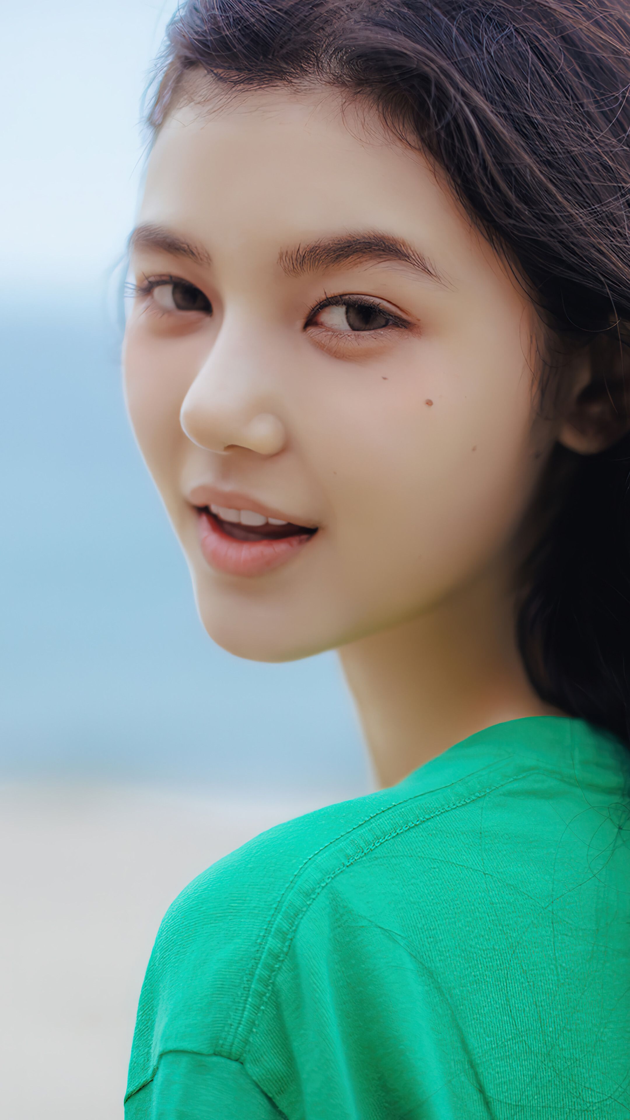 2160x3840 Danielle NewJeans 4K Wallpaper iPhone
