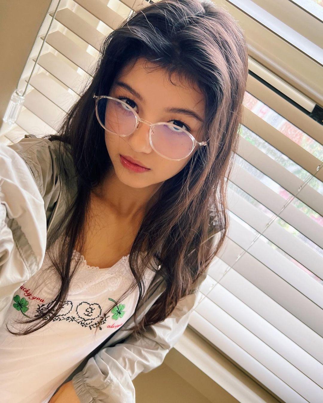1080x1346 Danielle NewJeans Wallpaper HD APK