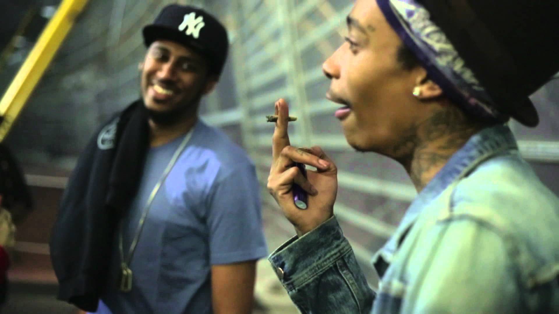 Ordinary life wiz. Mac Miller Snoop Dogg в фильме. Wiz khalifa j Cole.