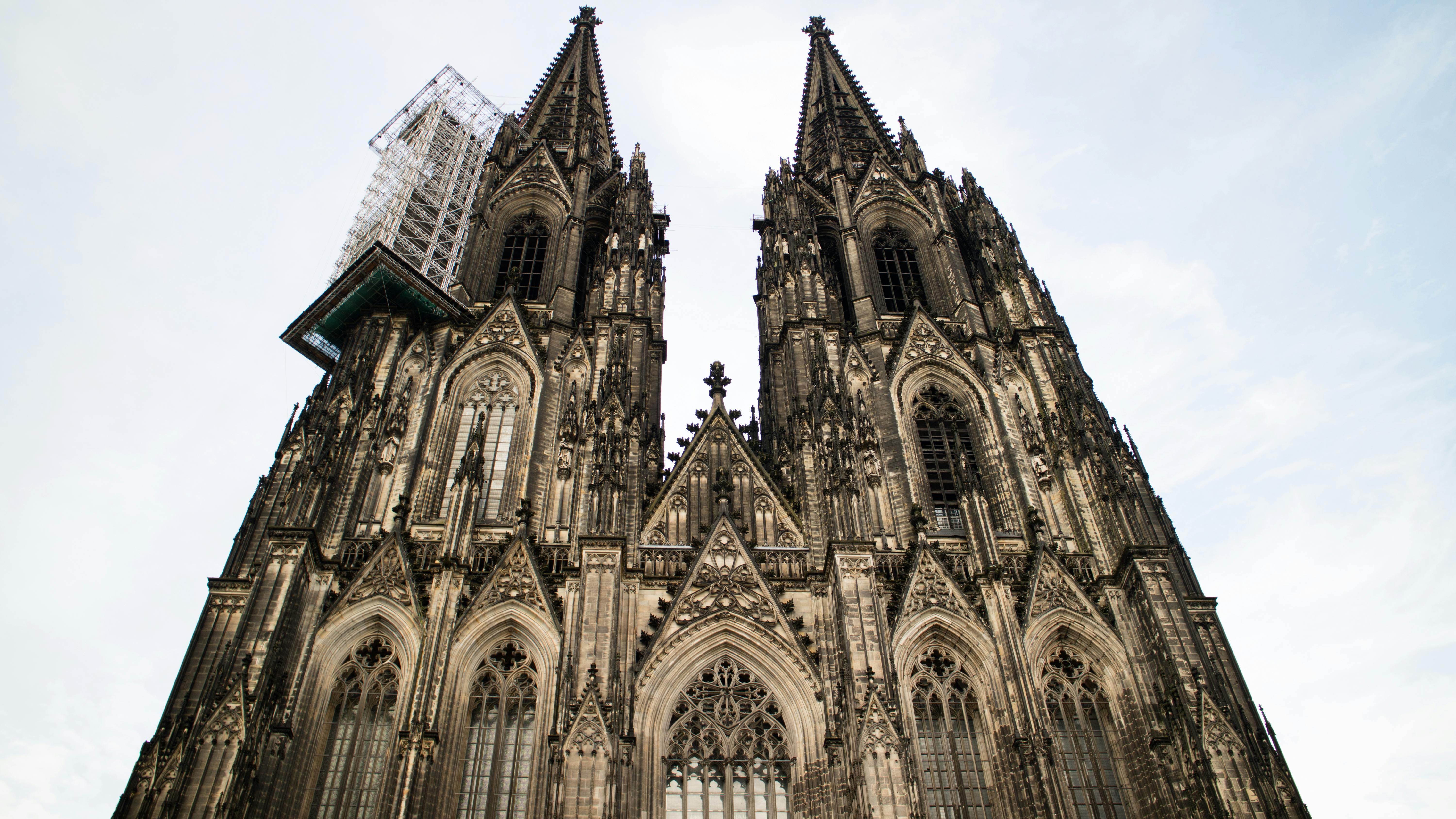 6000x3376 Cologne Cathedral Photo, Download