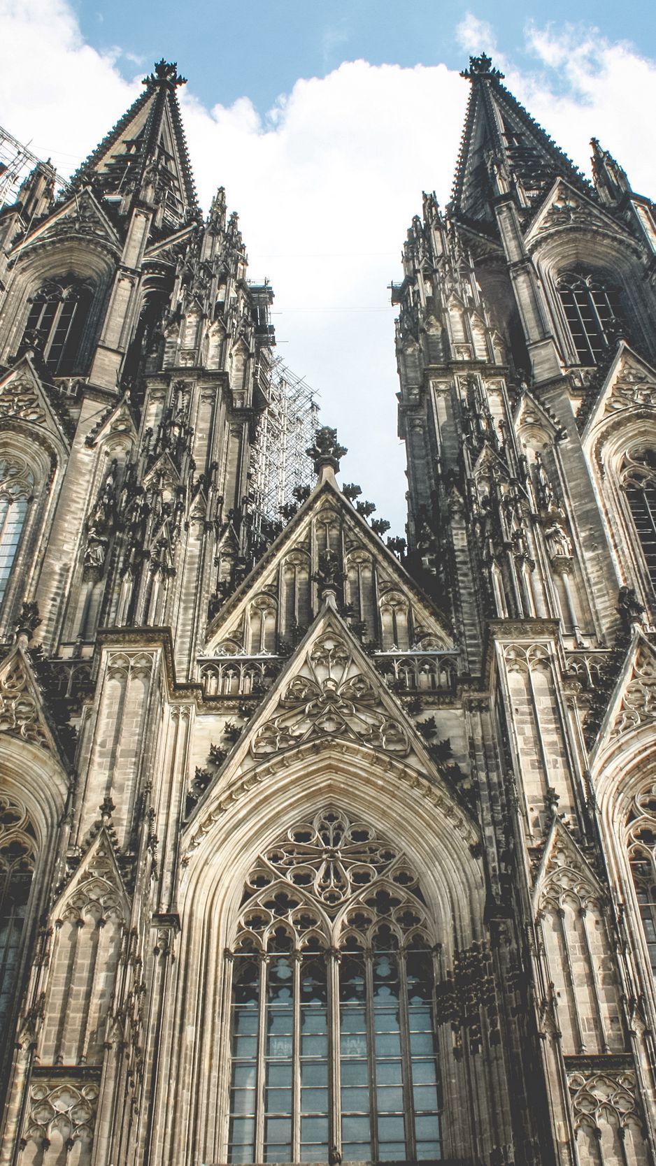938x1668 Download wallpaper 938x1668 cathedral