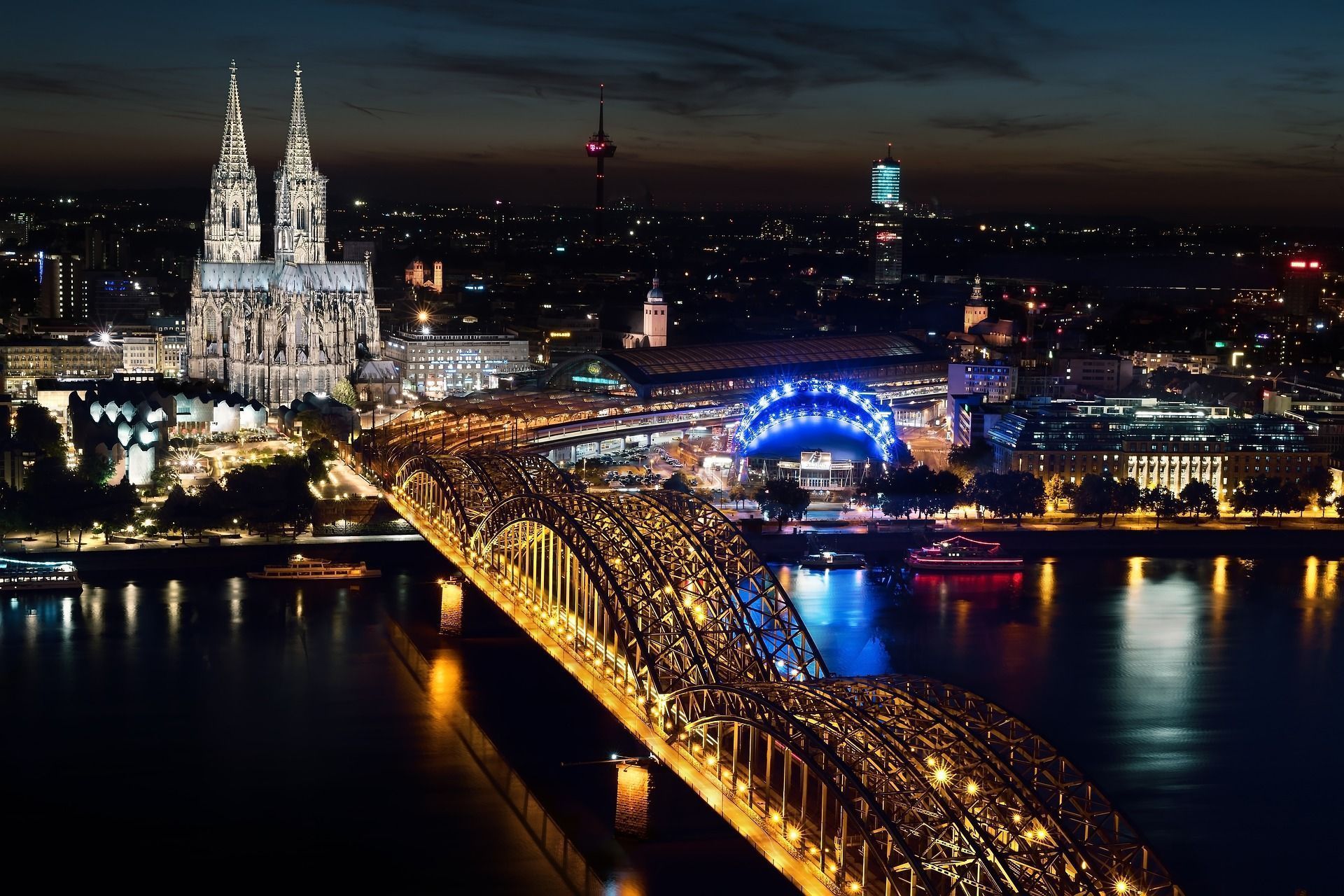 1920x1280 Cologne Cathedral