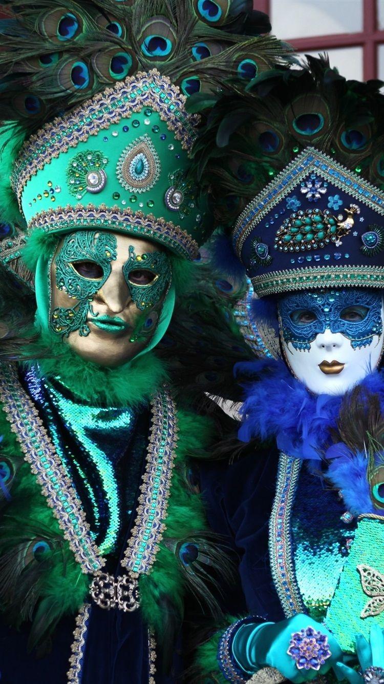 750x1334 Venice culture, carnival, peacock feathers, mask, people