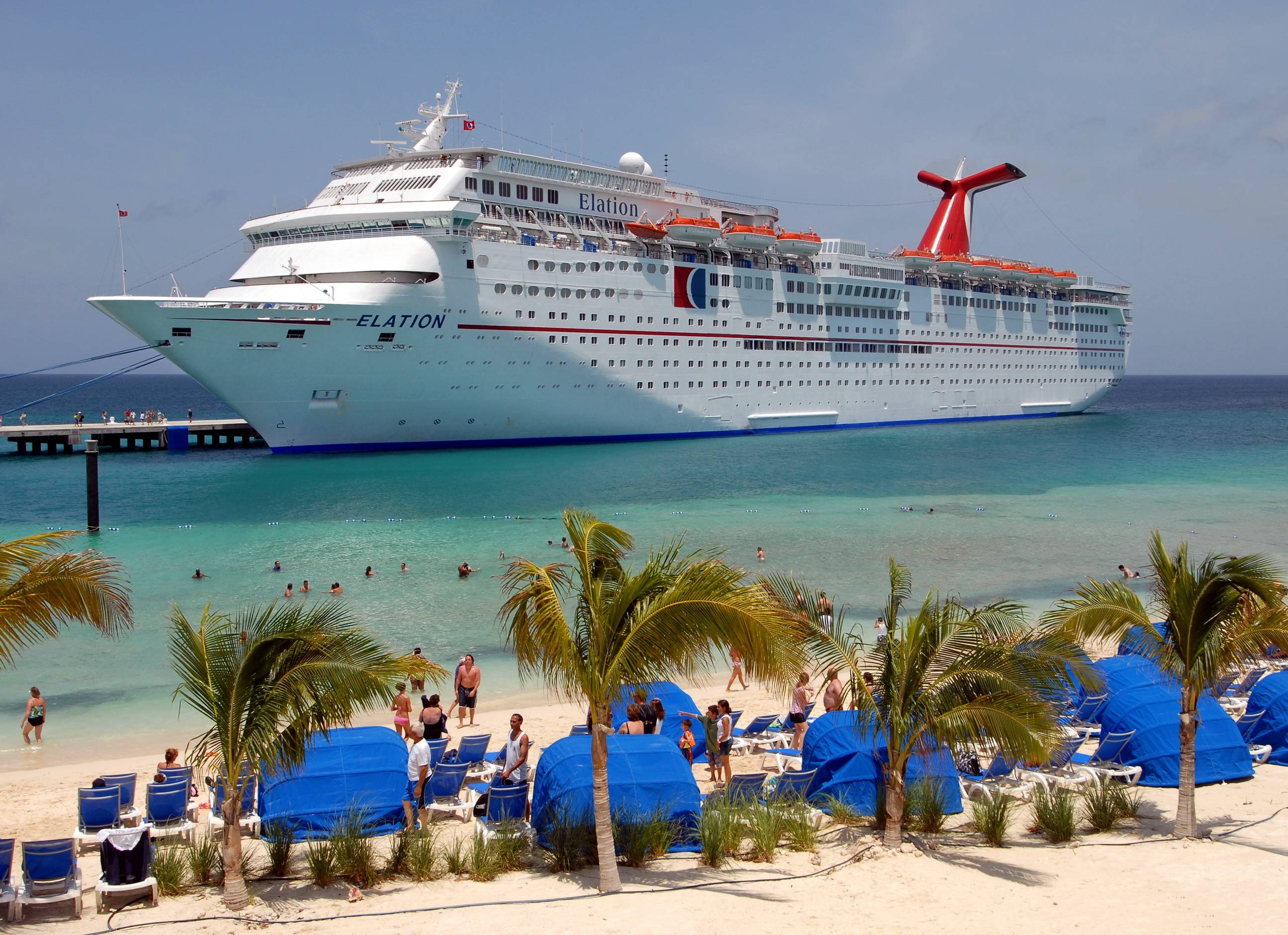 2590x1880 Cruise Ship Wallpaper