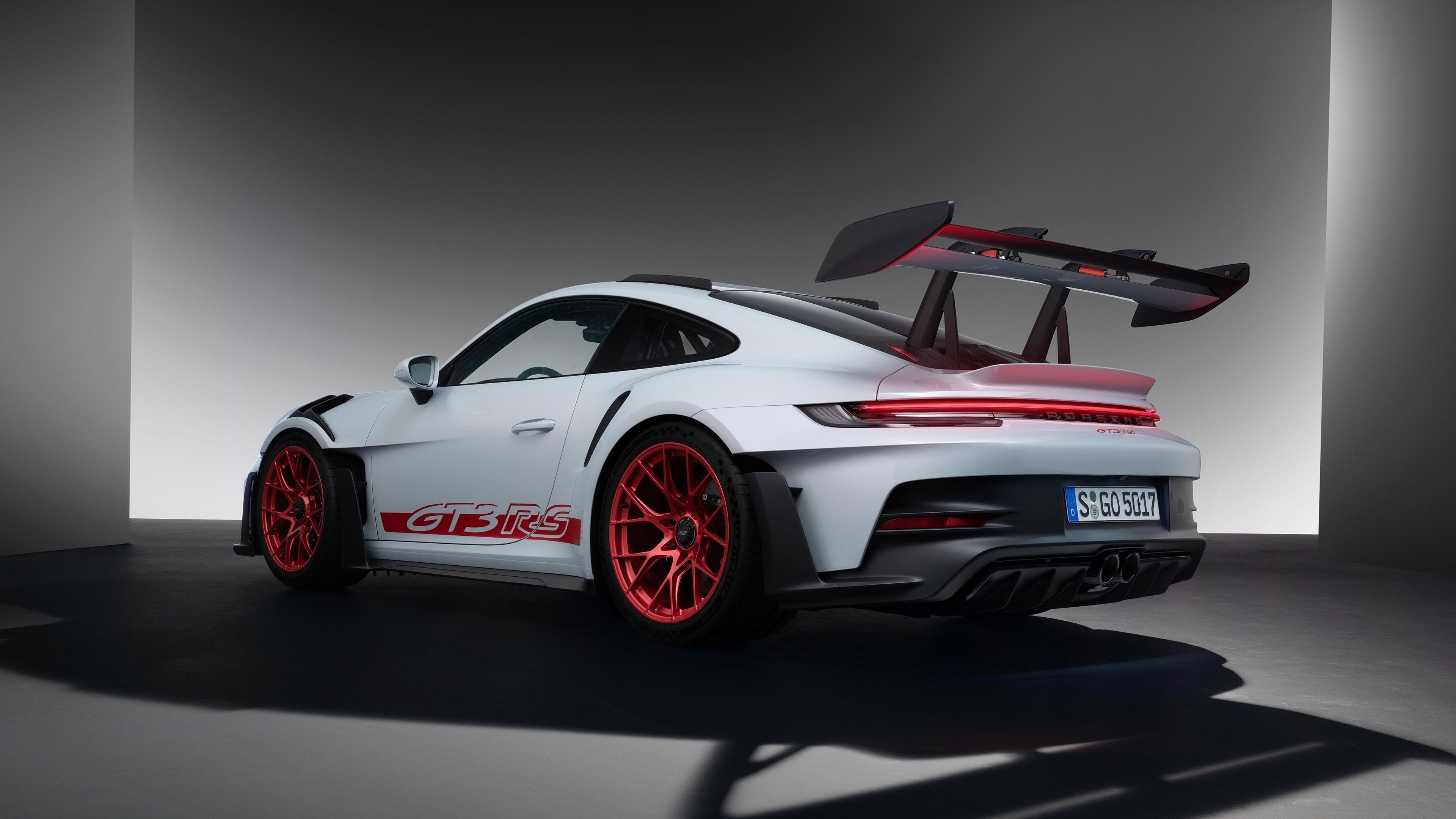 3840x2160 Porsche 911 GT3 RS Wallpaper