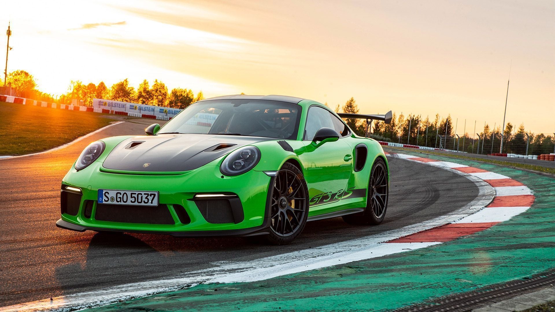 1920x1080 Porsche 911 GT3 RS Wallpaper