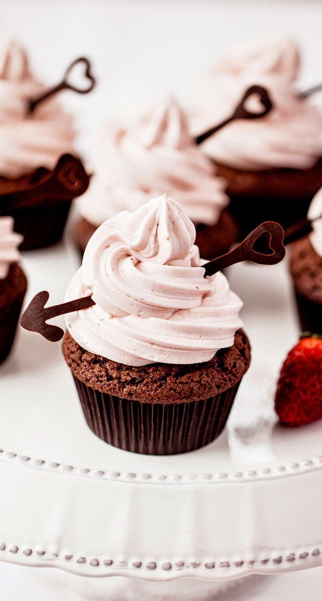1028x1920 Valentine's Cupcakes Wallpaper