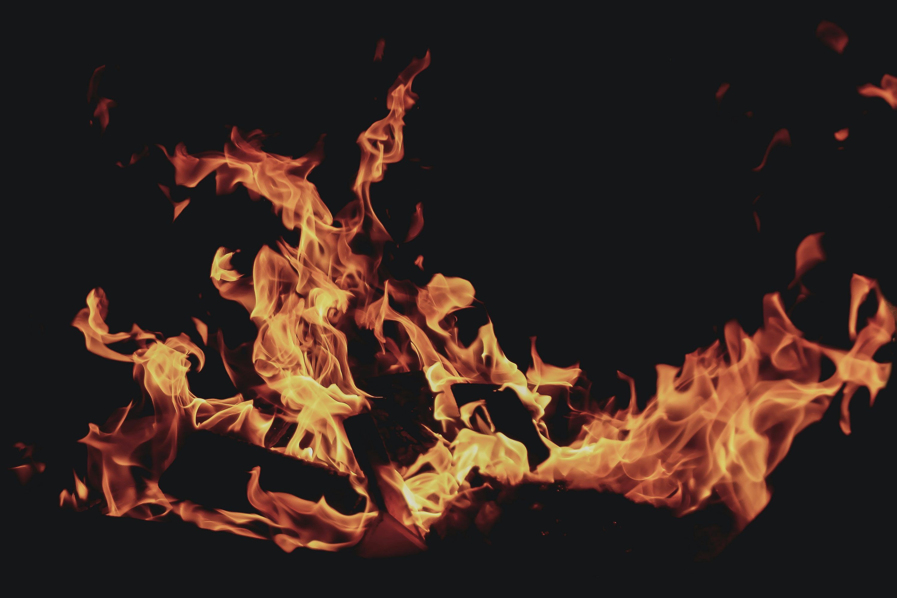 3000x2000 Dark Fire Picture. Download