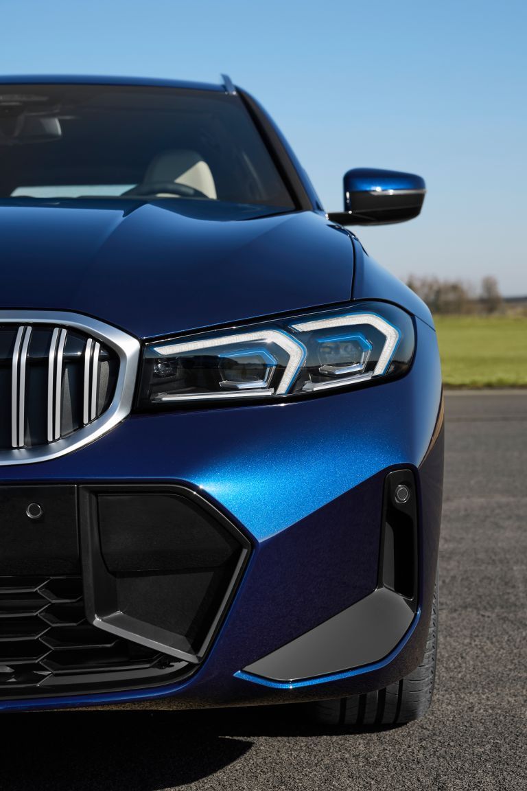 768x1152 BMW 330e ( G21 ) touring quality free high resolution car image, picture and photo