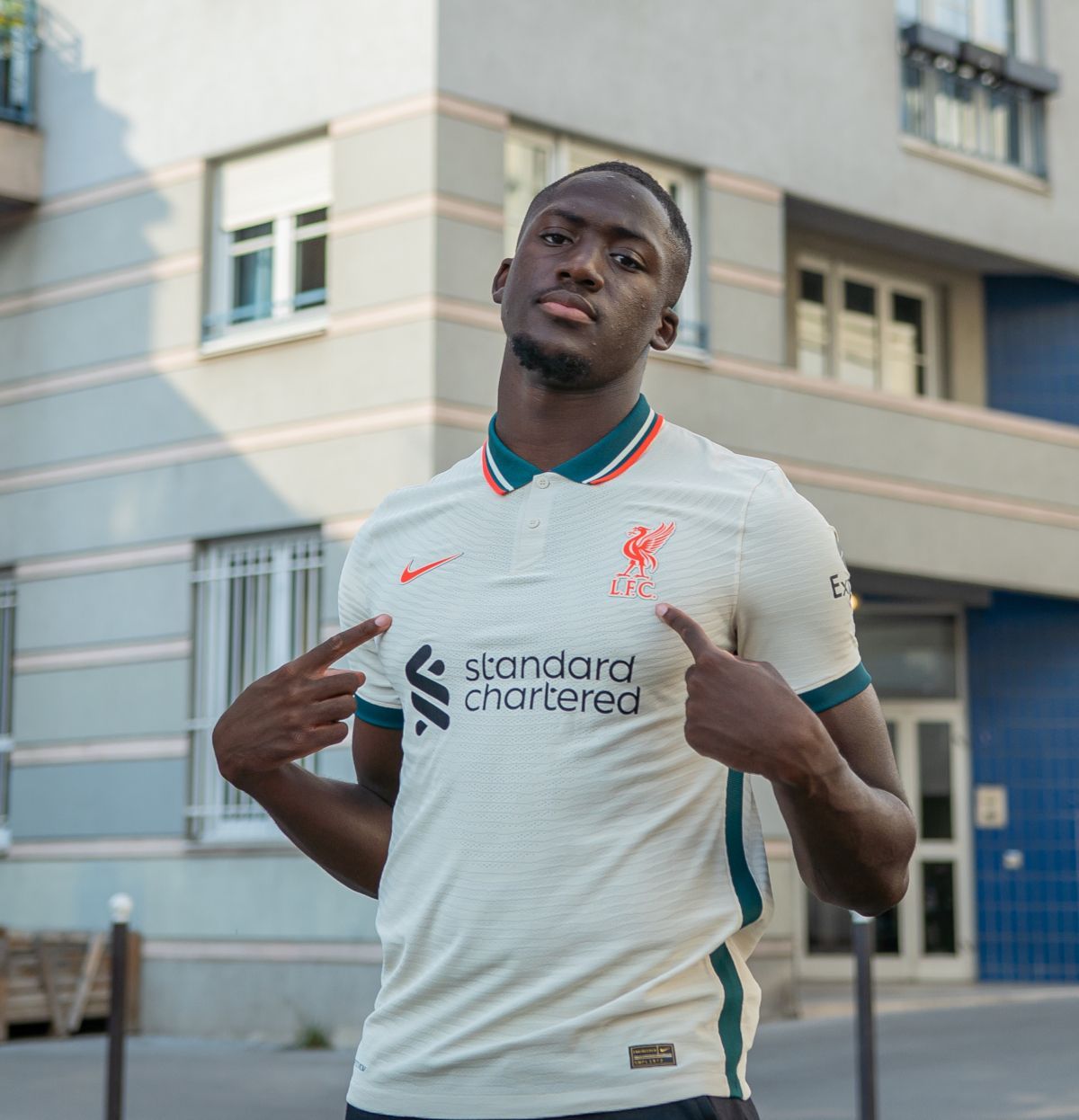 1200x1246 Ibrahima Konate dons new LFC home