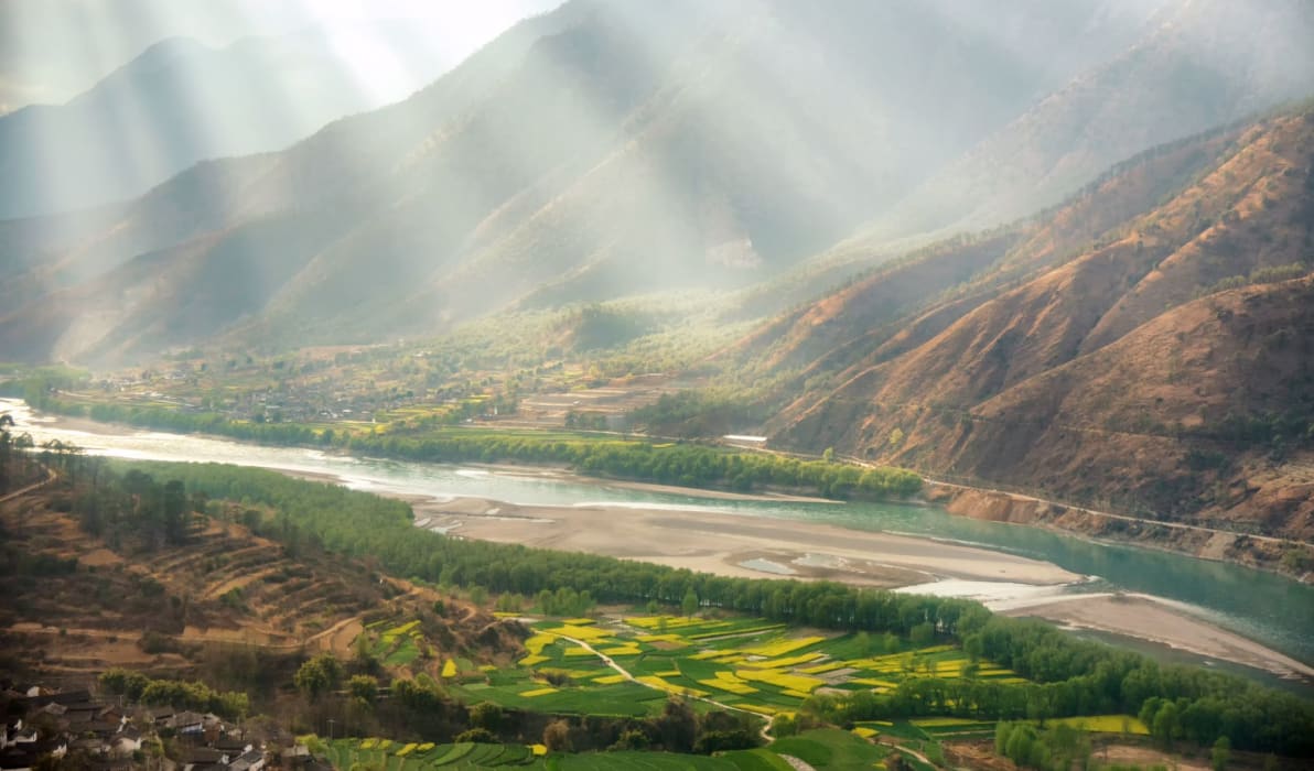 1192x700 China & the Yangtze River in Style