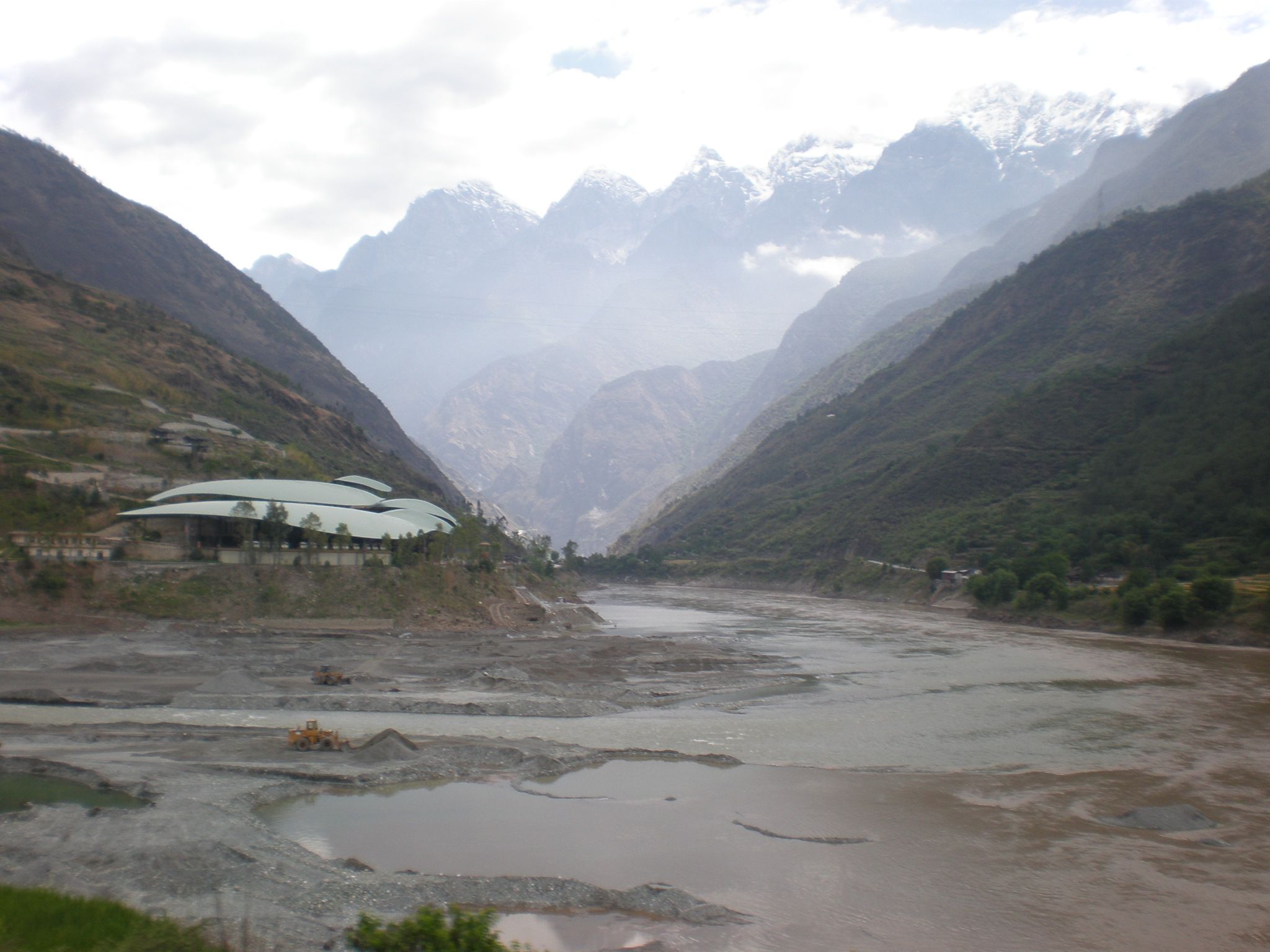 2048x1536 Yangtze River in Yunnan