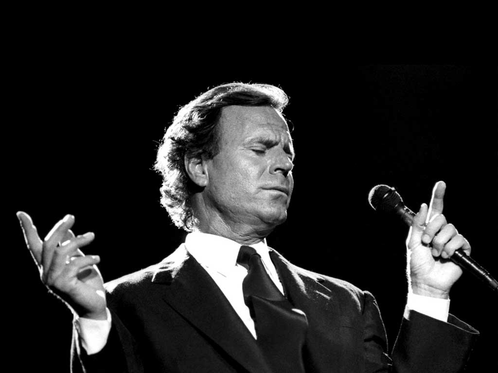 1024x768 Julio Iglesias Wallpaper