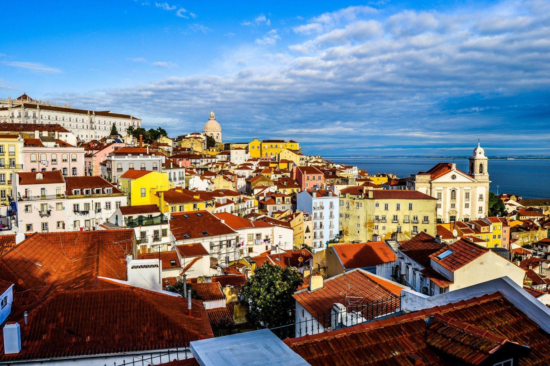 Lisbon Portugal Wallpapers Top Free Lisbon Portugal Backgrounds Wallpaperaccess