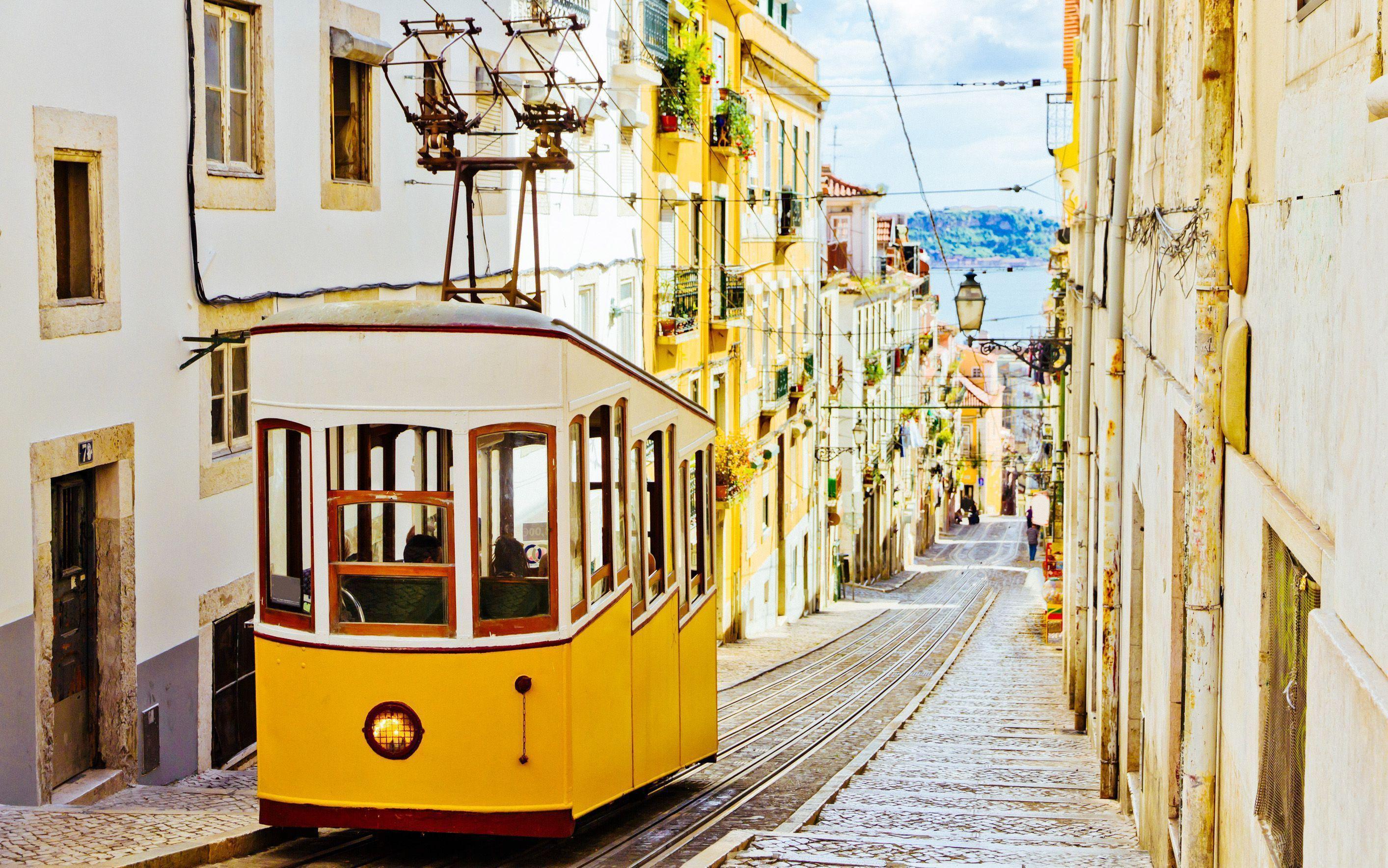 2827x1767 Lisbon Wallpaper