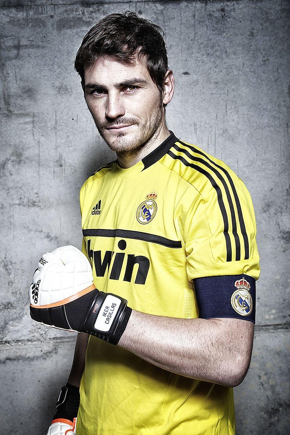 936x1404 Iker Casillas Wallpaper