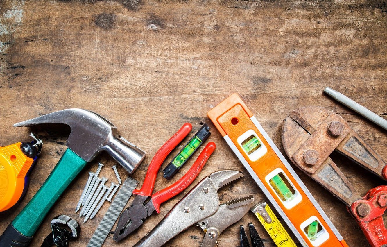 1332x850 Workbench Wallpaper