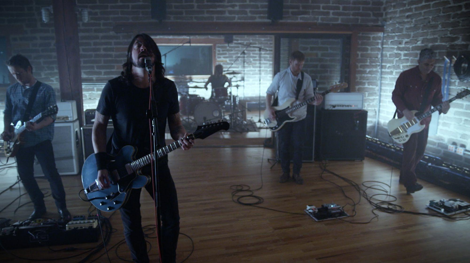 2000x1122 Foo Fighters: Sonic Highways wallpaper, TV Show, HQ Foo