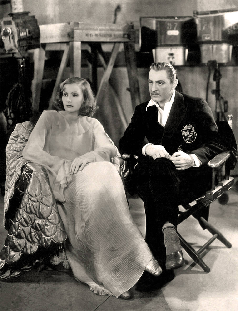 1000x1308 John Barrymore In A Film Set Wallpaper