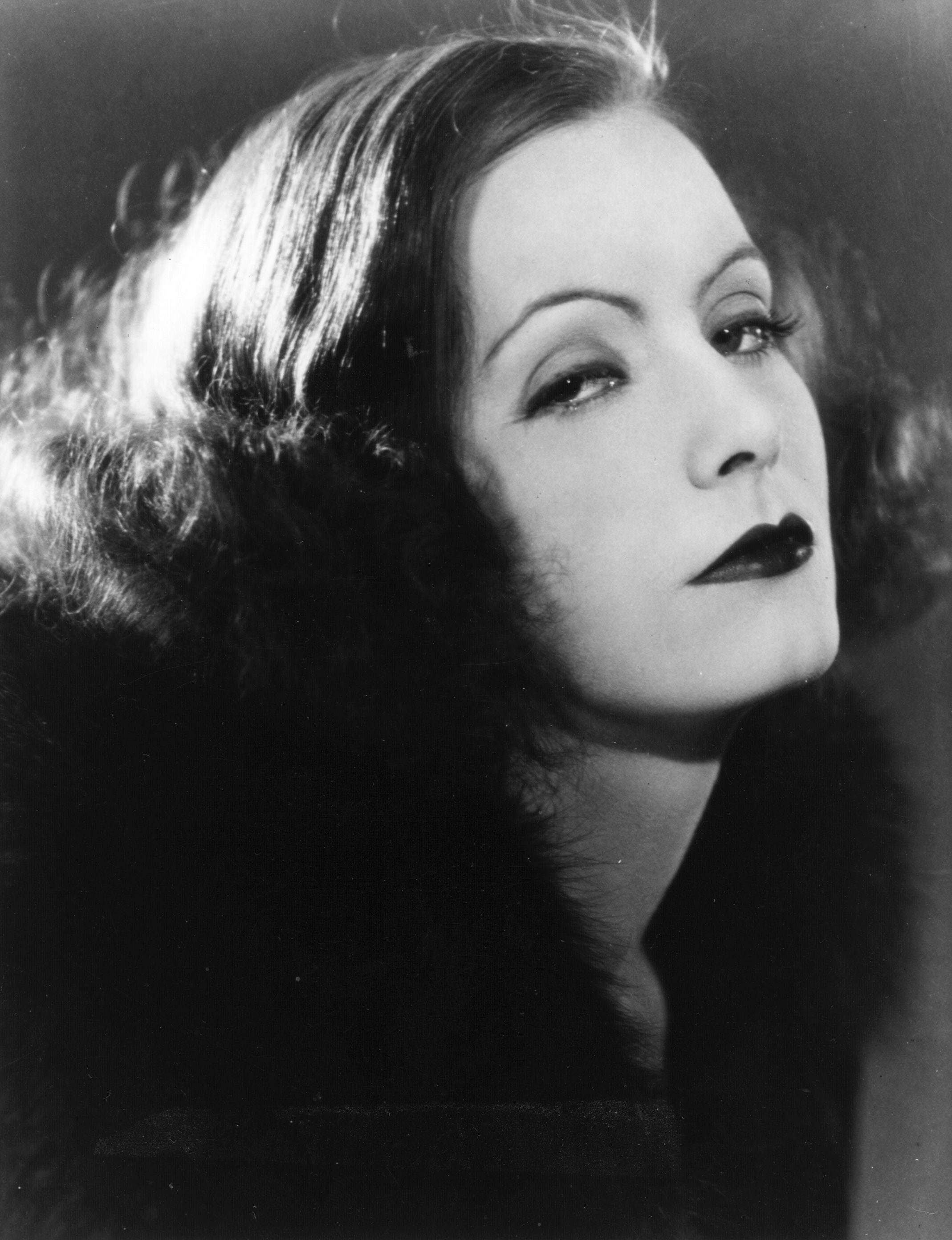 2138x2784 Greta Garbo's Favorite Beauty Hack