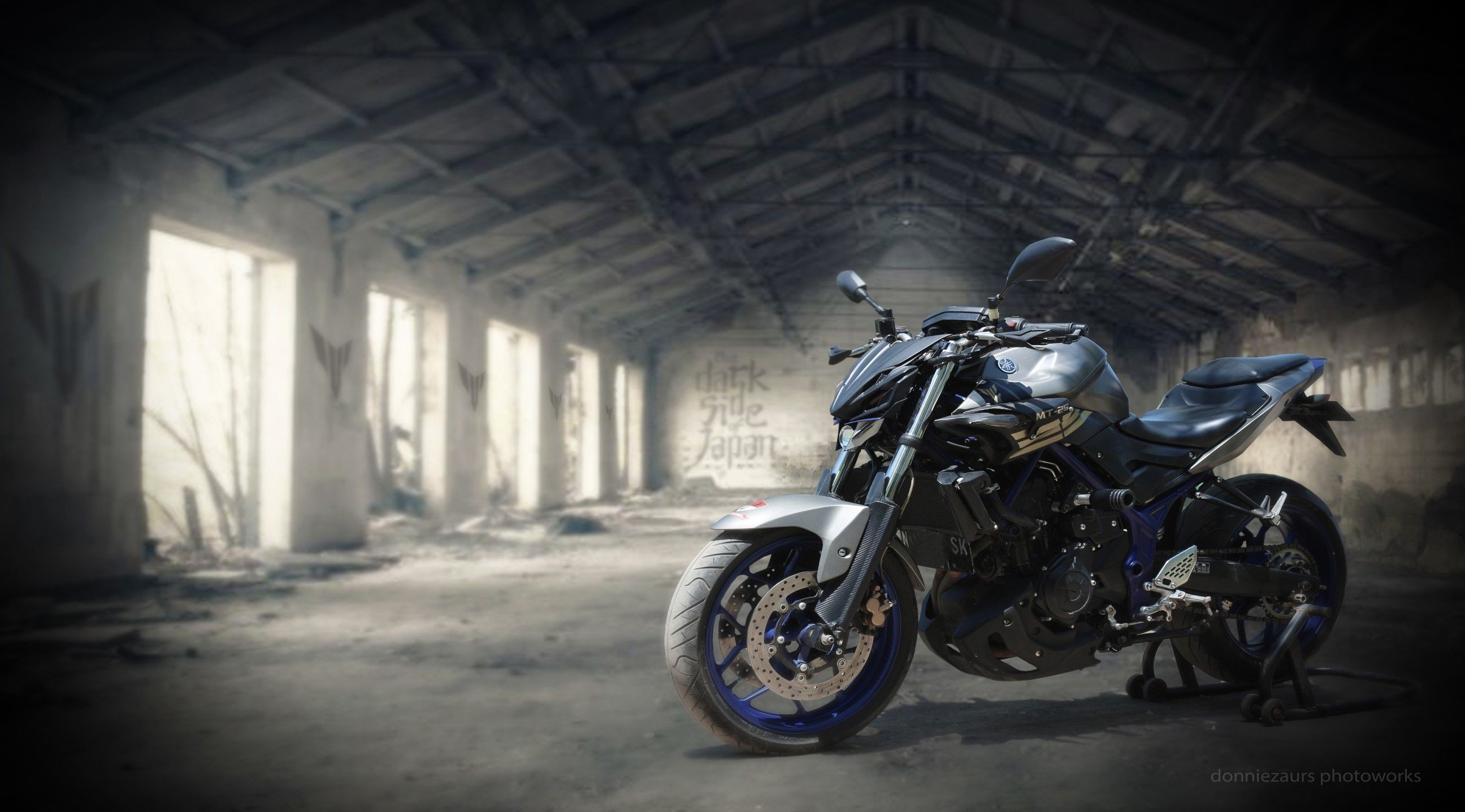 2592x1437 Yamaha MT25