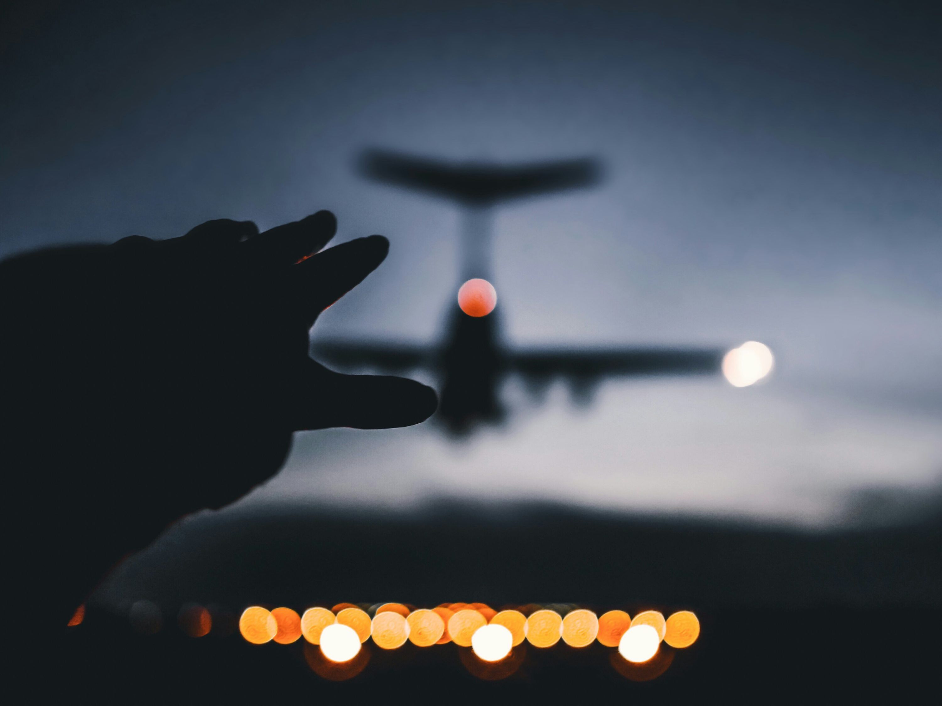 3000x2250 1K+ Dark Plane Picture. Download Free