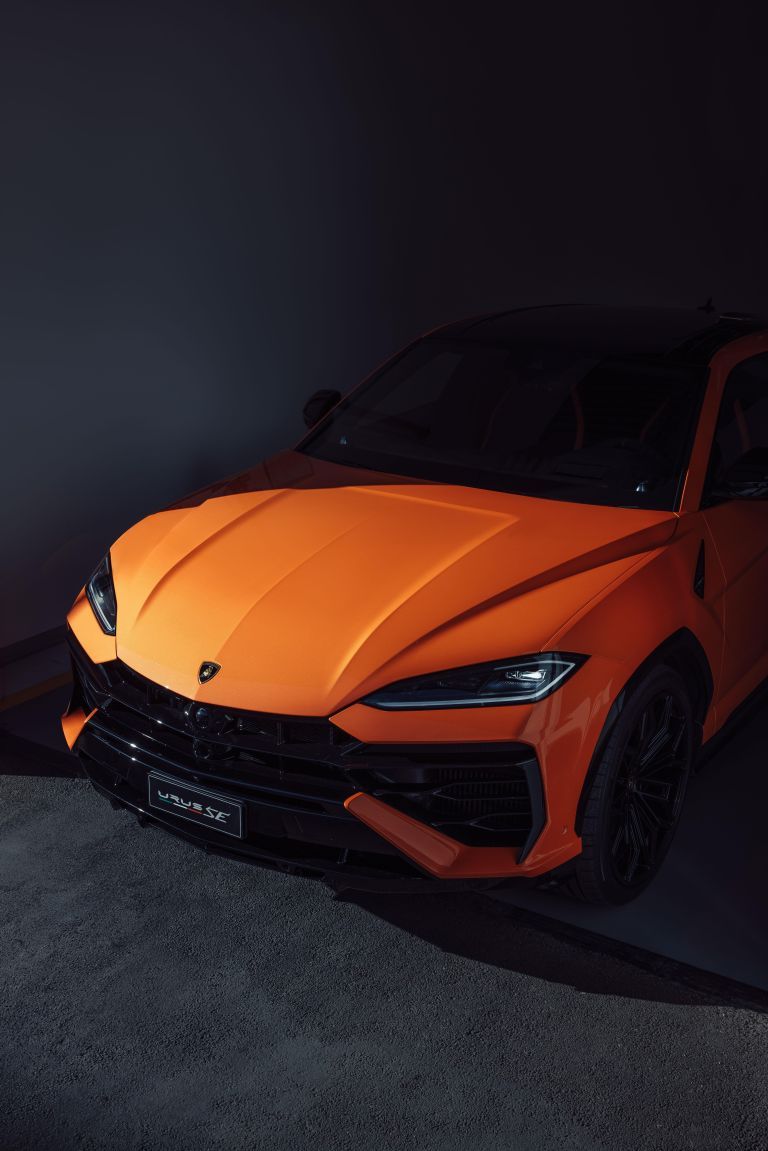 768x1151 Lamborghini Urus SE