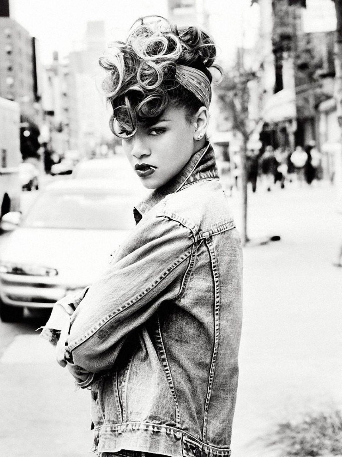 1200x1600 Rihanna Singer Mobile Wallpaper