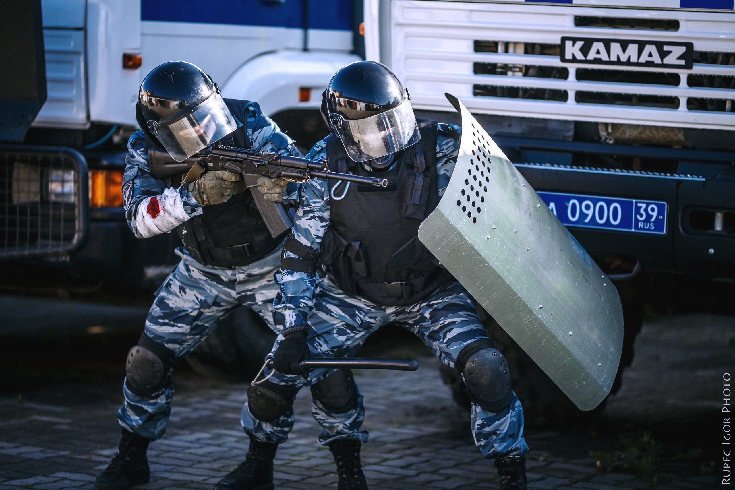 2560x1707 special forces, police, riot, Russia