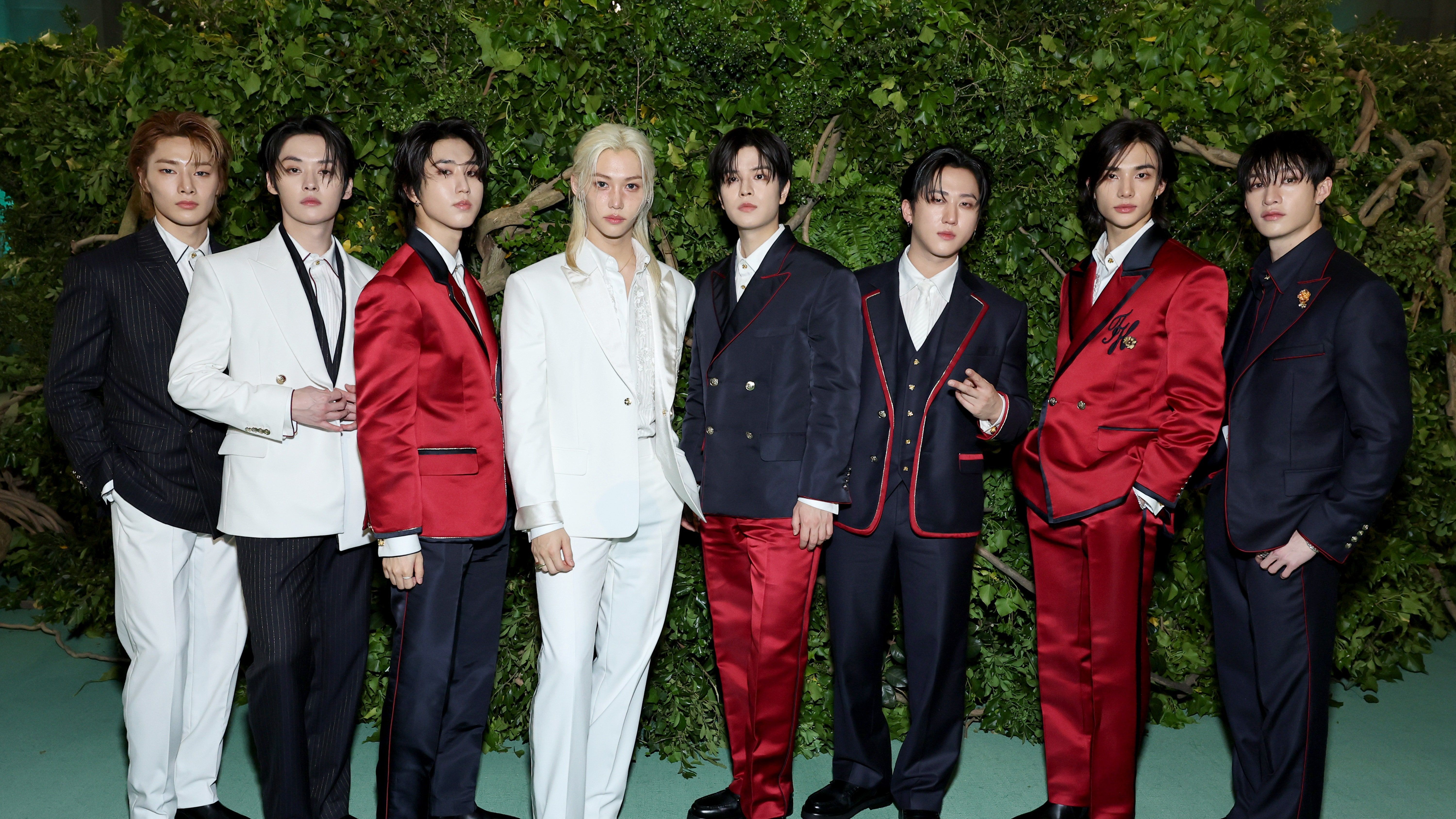 6000x3375 First Timers Stray Kids Wear Custom