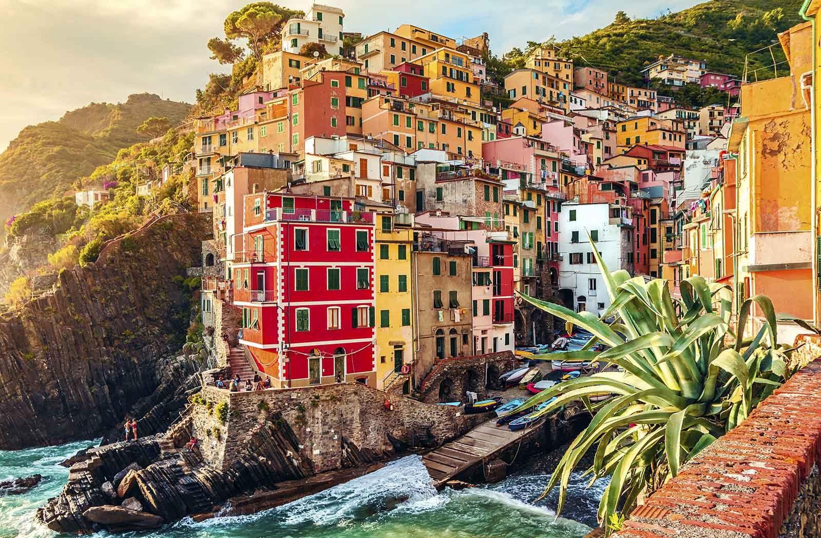 1600x1050 Cinque Terre Wallpaper Image Photo Picture Background