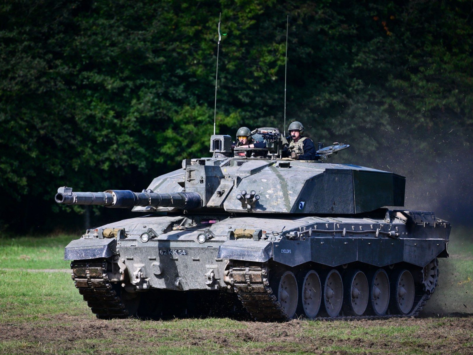 1600x1200 What Are U.K. Challenger Tanks? Western