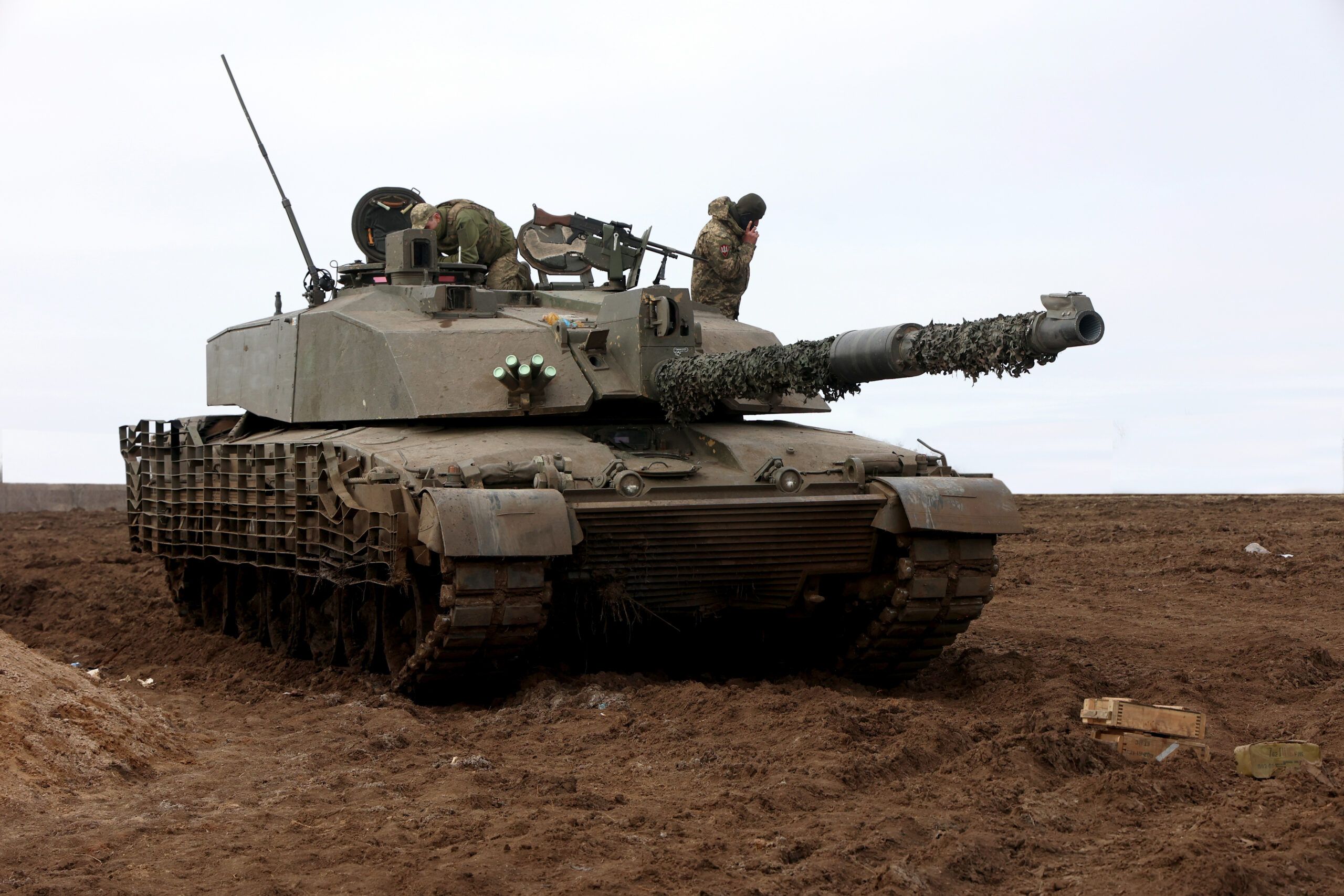 2560x1707 Challenger 2 main battle tanks smashed