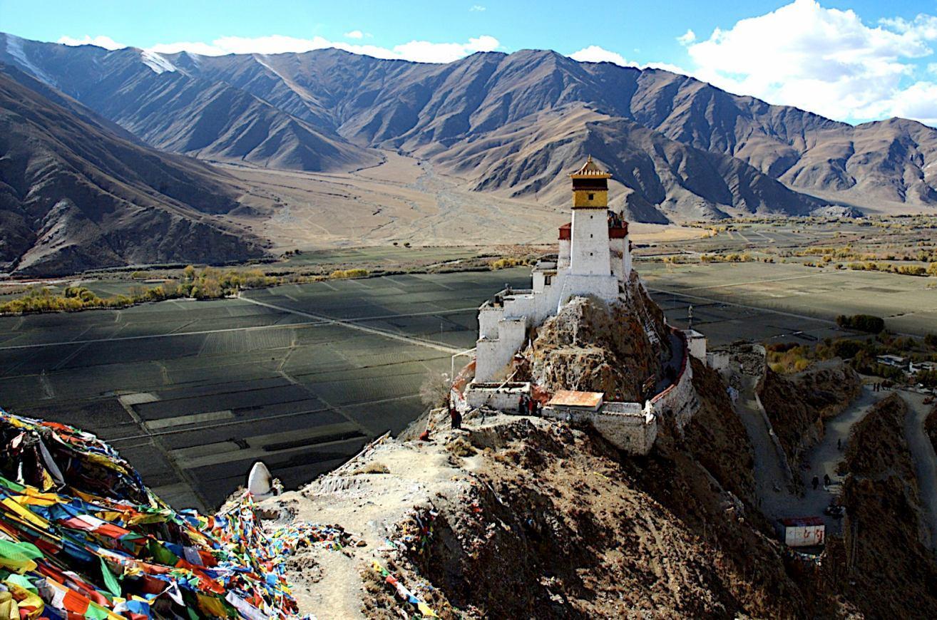 Tibet. Лхаса Тибет горы. Высокогорный аэродром мира - Лхаса, Тибет,. Тибет Узбекистан. Ярлинг Тибет.