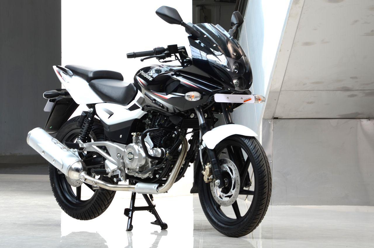 1280x850 New Bajaj Pulsar 220 photo gallery
