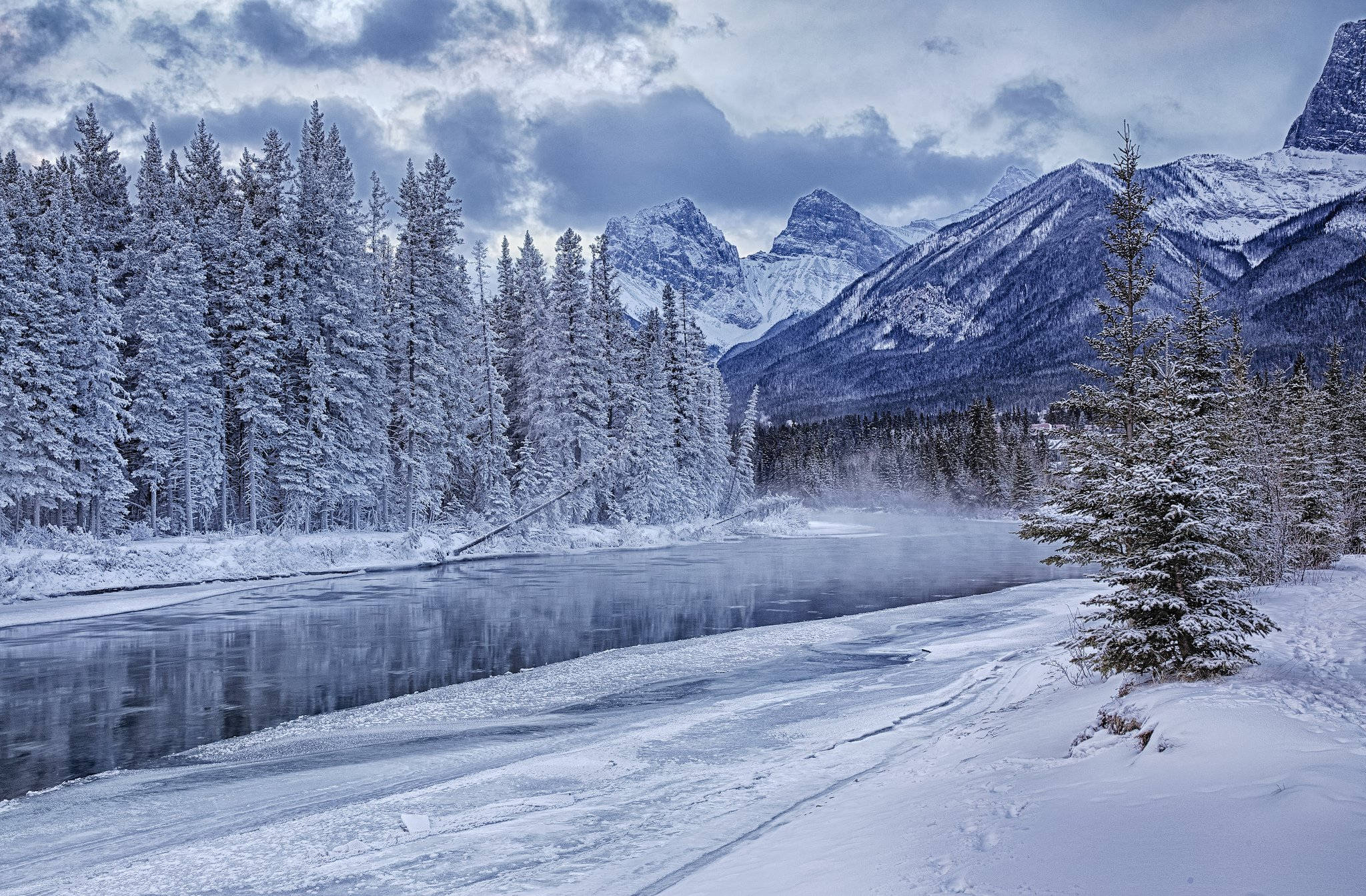 2048x1343 Download Canadian Rockies Winter