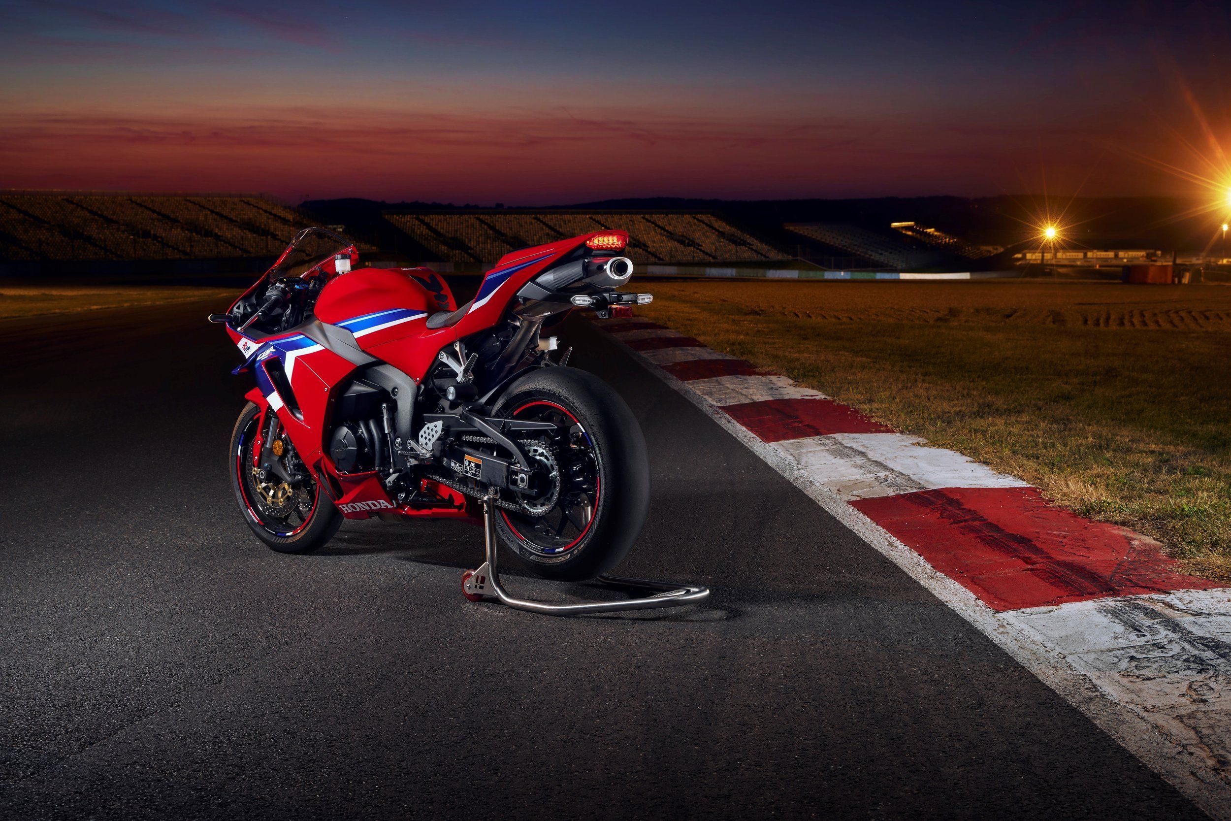 2500x1667 Honda CBR600RR Mega Gallery